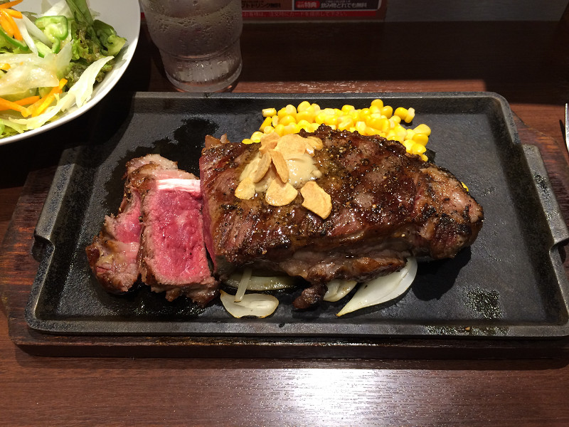 500グラムのステーキ