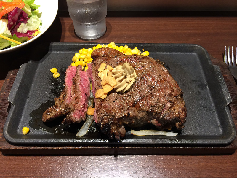 16オンスのステーキ