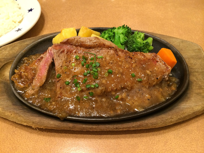 180グラムのステーキ