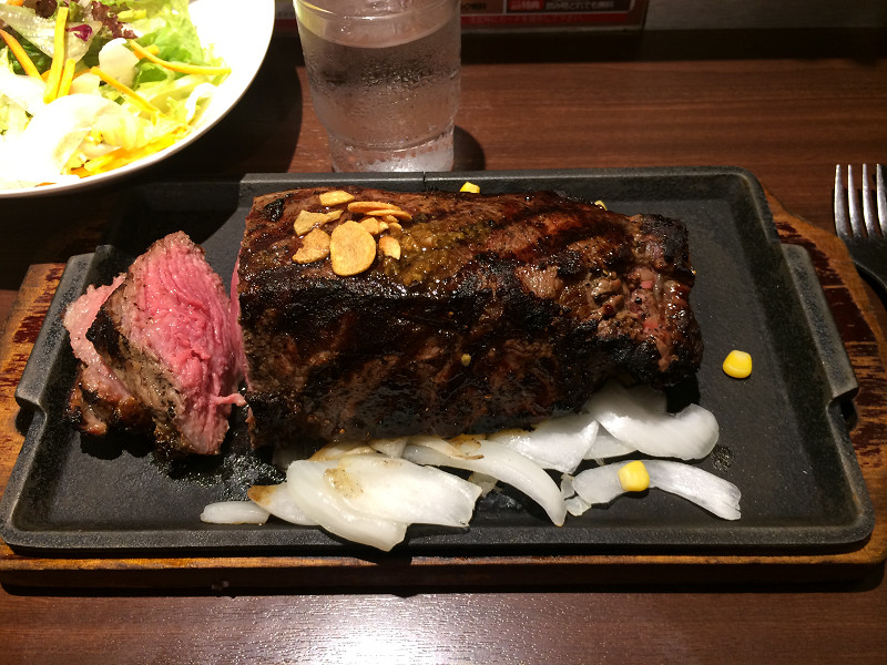 24オンスのステーキ