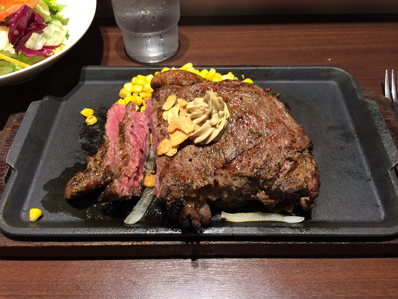 450グラムのステーキ