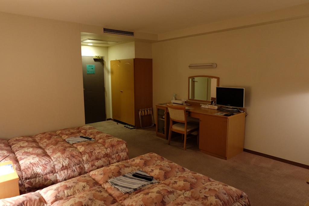 ホテル アド・イン鳴門 ツインルーム ドア側