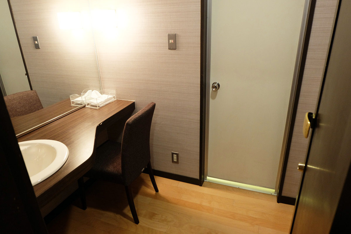 パウダールーム