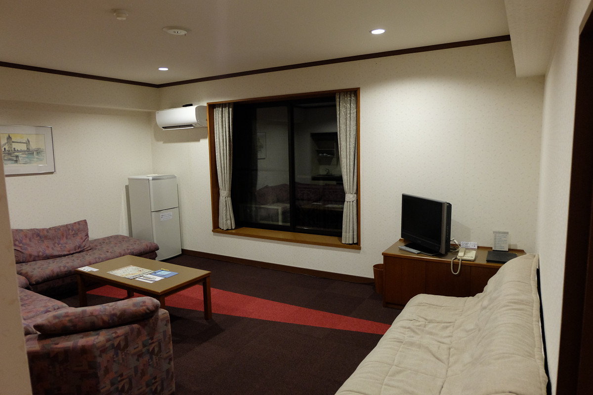 天空のリゾート HOTEL WINDSOR 洋室 4人部屋 74平米