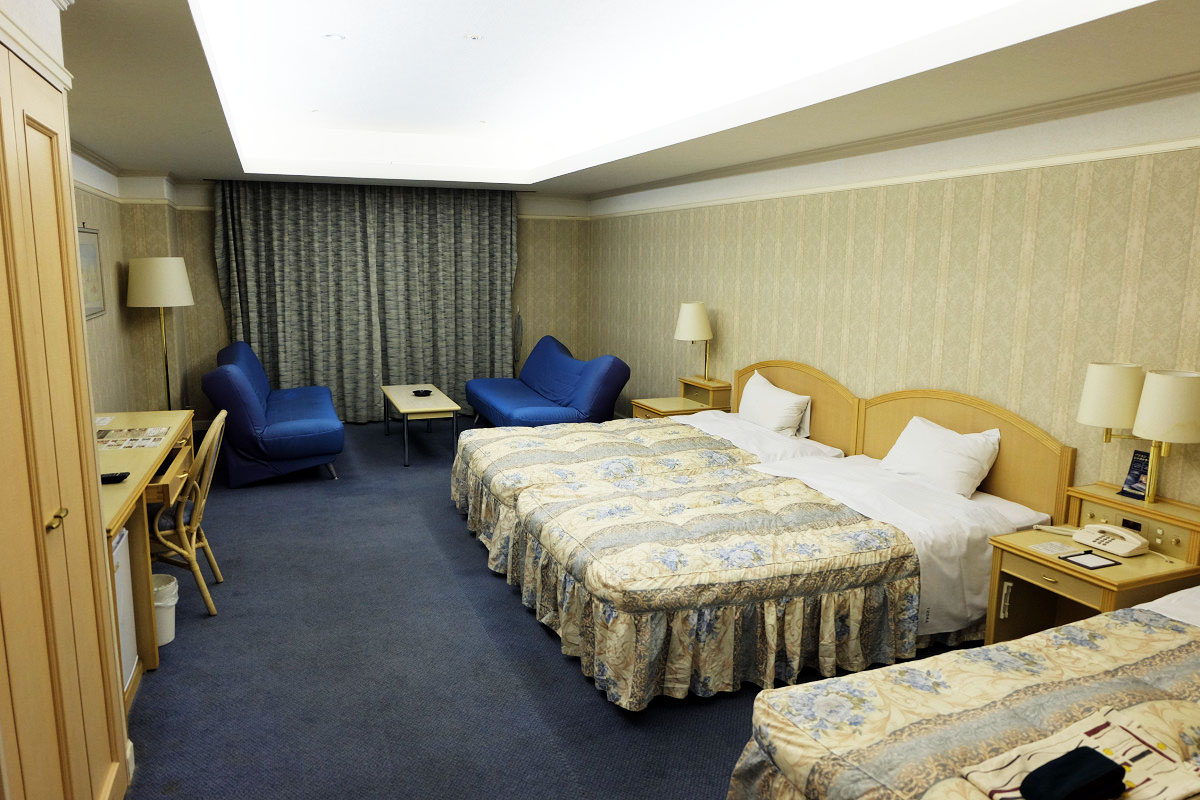 洋室トリプル 26畳