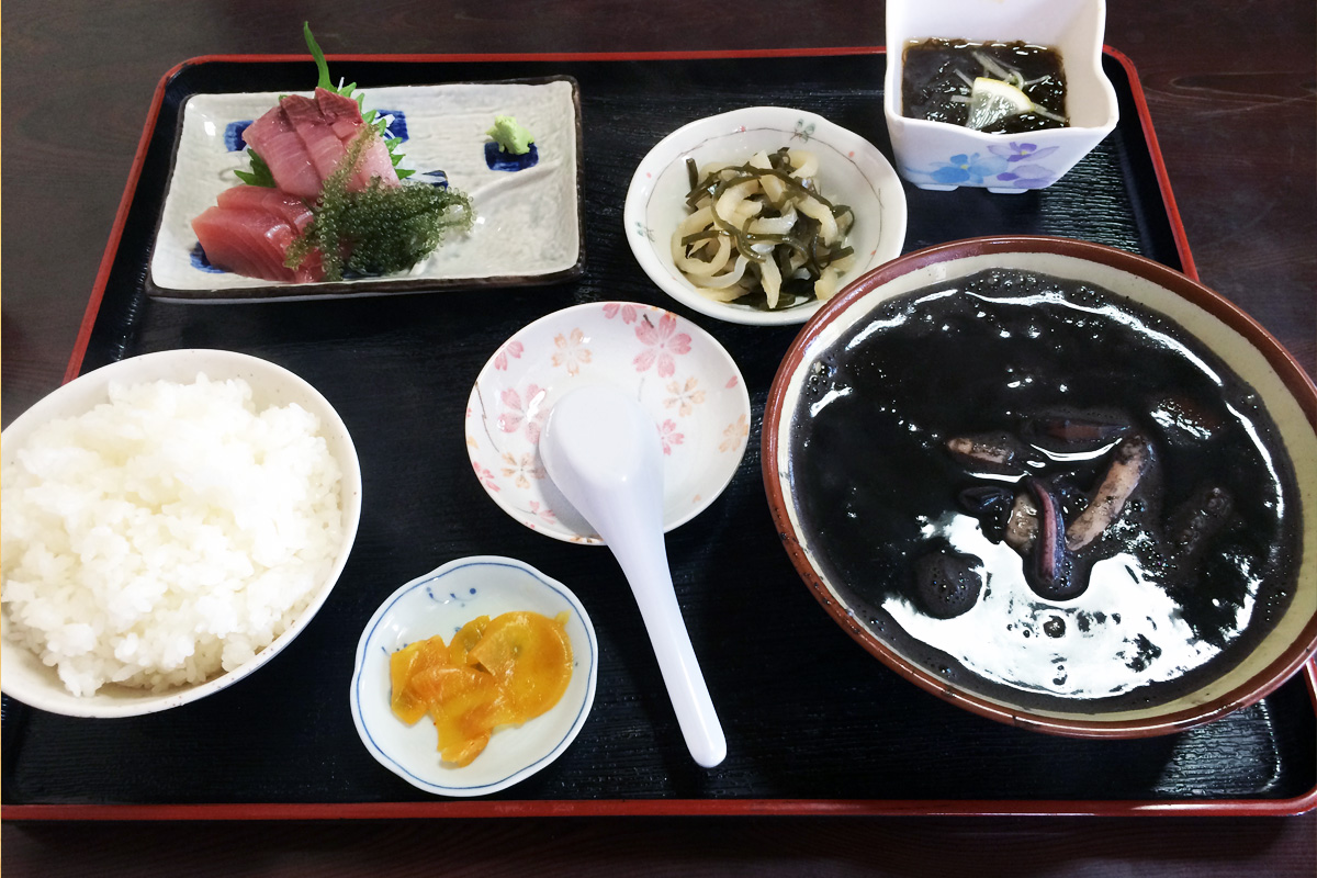 奥武島海産物食堂「イカ汁」