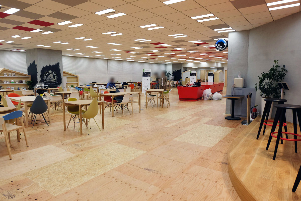 「コワーキングスペース」とは？コワーキングの意味や語源、料金や利用方法などを解説