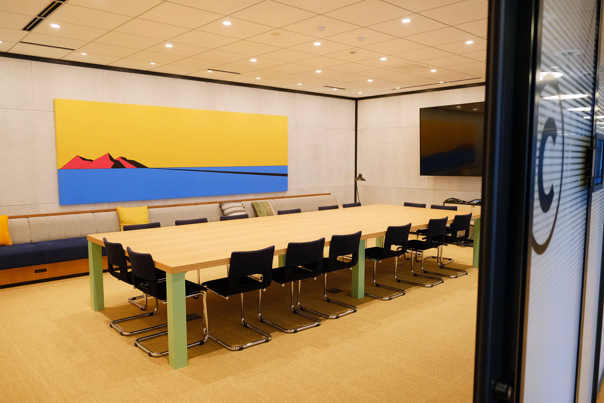 大きめのミーティングルーム