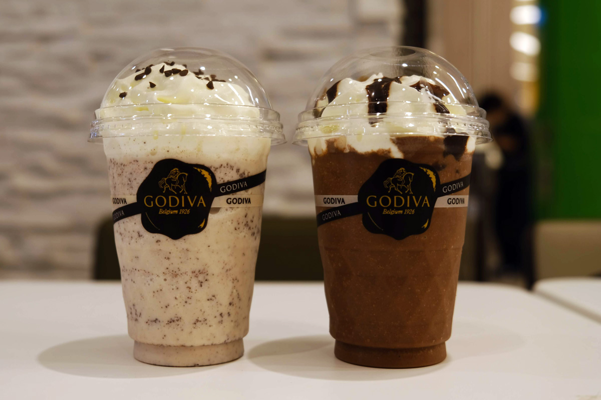 「ホワイトチョコレート27% & バニラ」と「ミルクチョコレート31%」