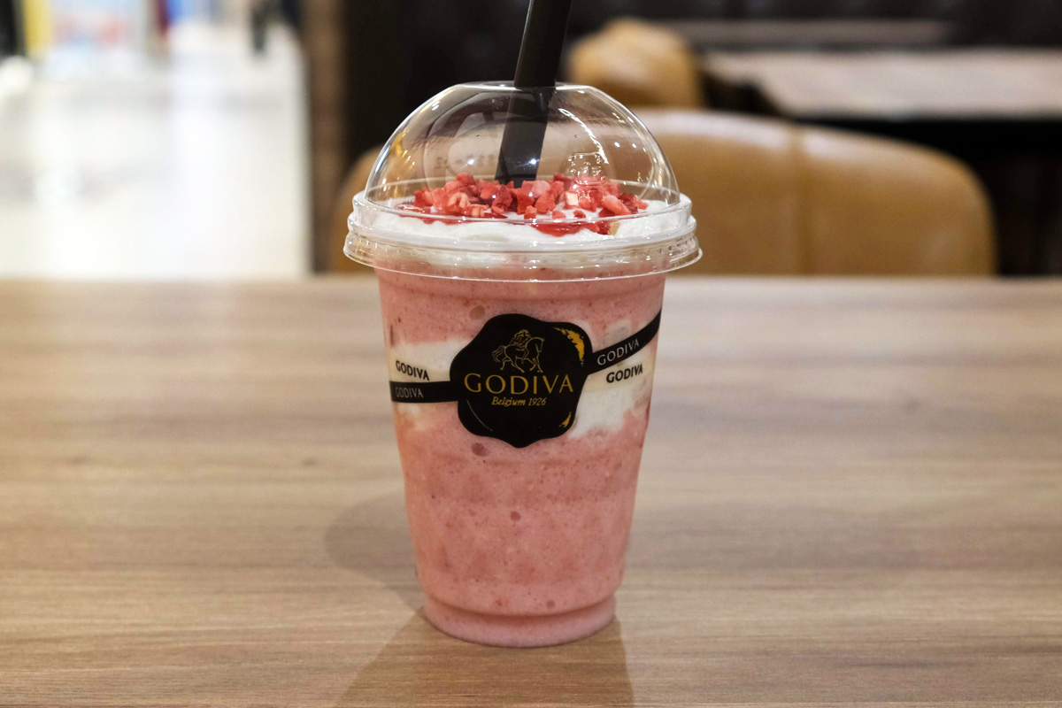 ホワイトチョコレート ストロベリーデラックス