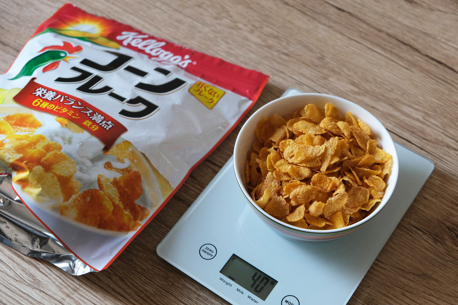 「コーンフレーク」1食40gはどれ位の量？グラムごとの写真と栄養成分