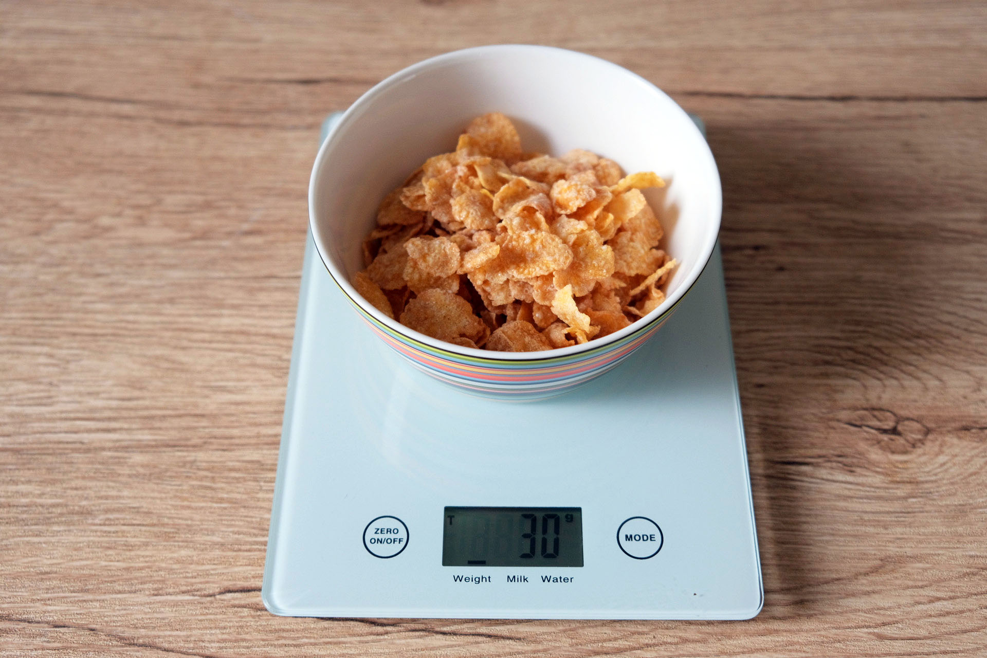 1食分のコーンフロスティ30グラム