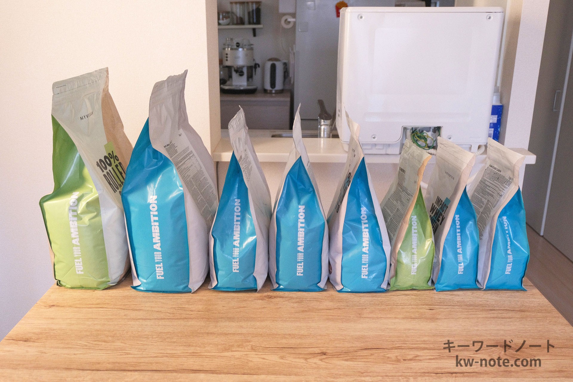 「FUEL YOUR AMBITION」と書かれているプロテイン各種