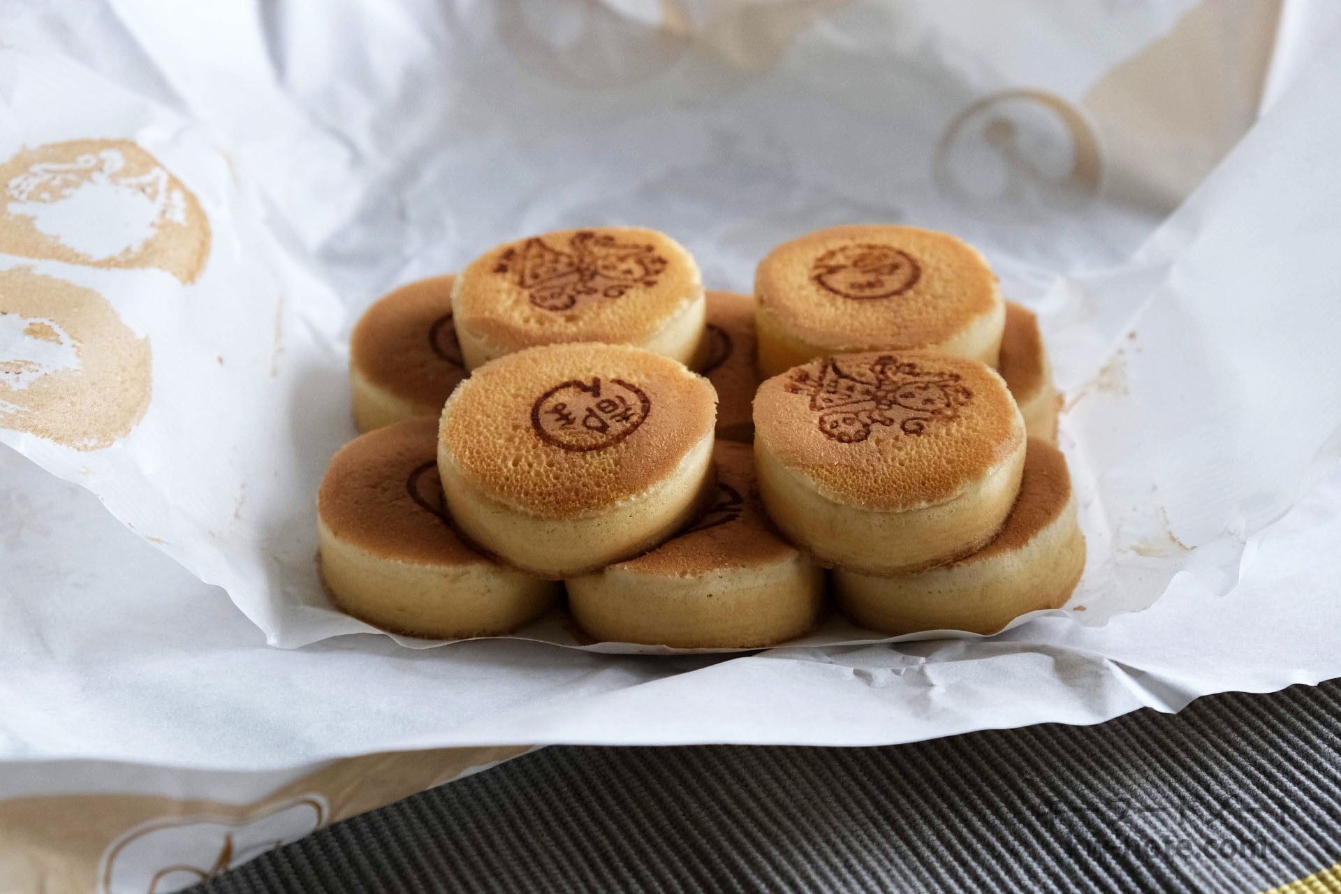 都まんじゅう（つるや製菓）