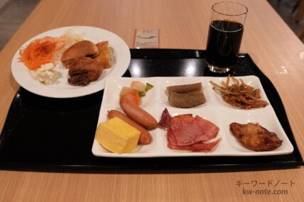 朝食のビュッフェ（バイキング）