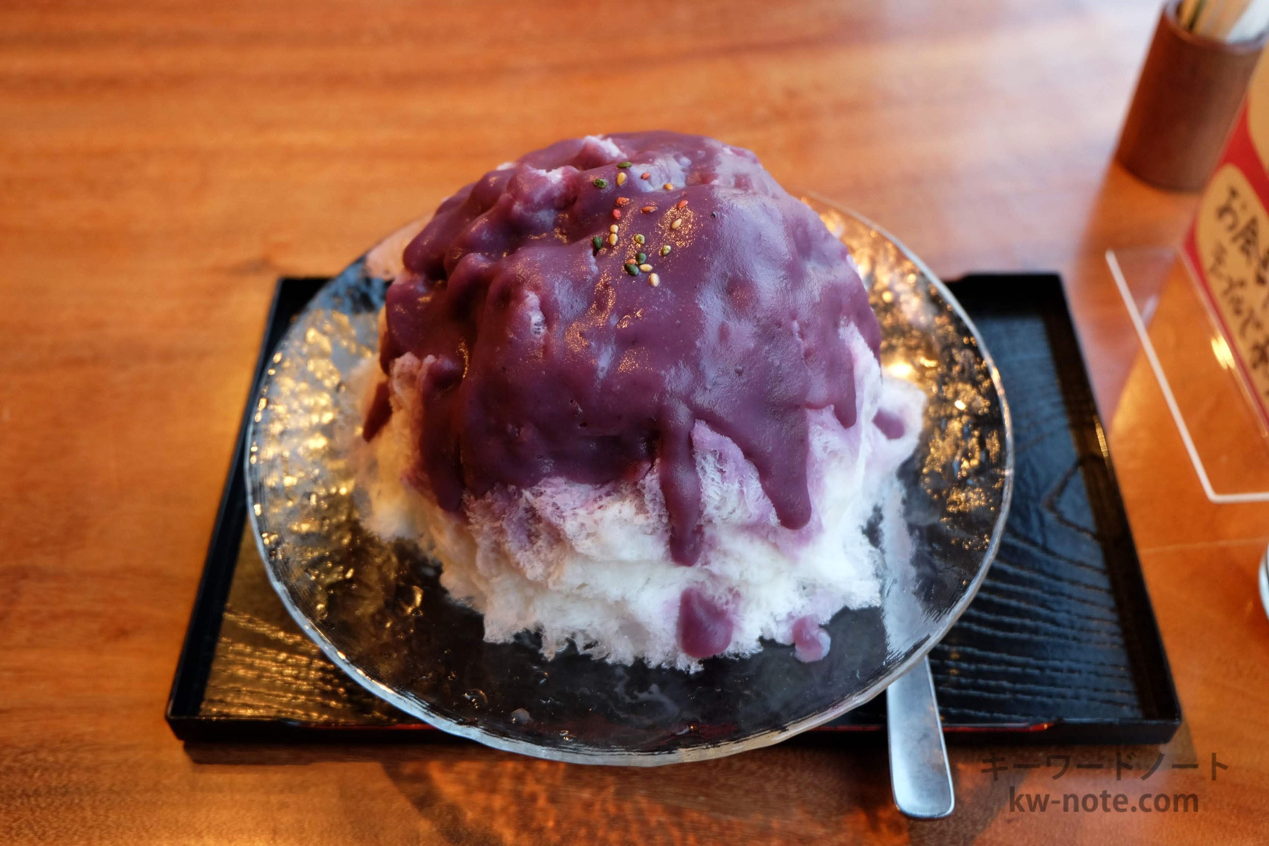 カラフルなゴマのトッピング