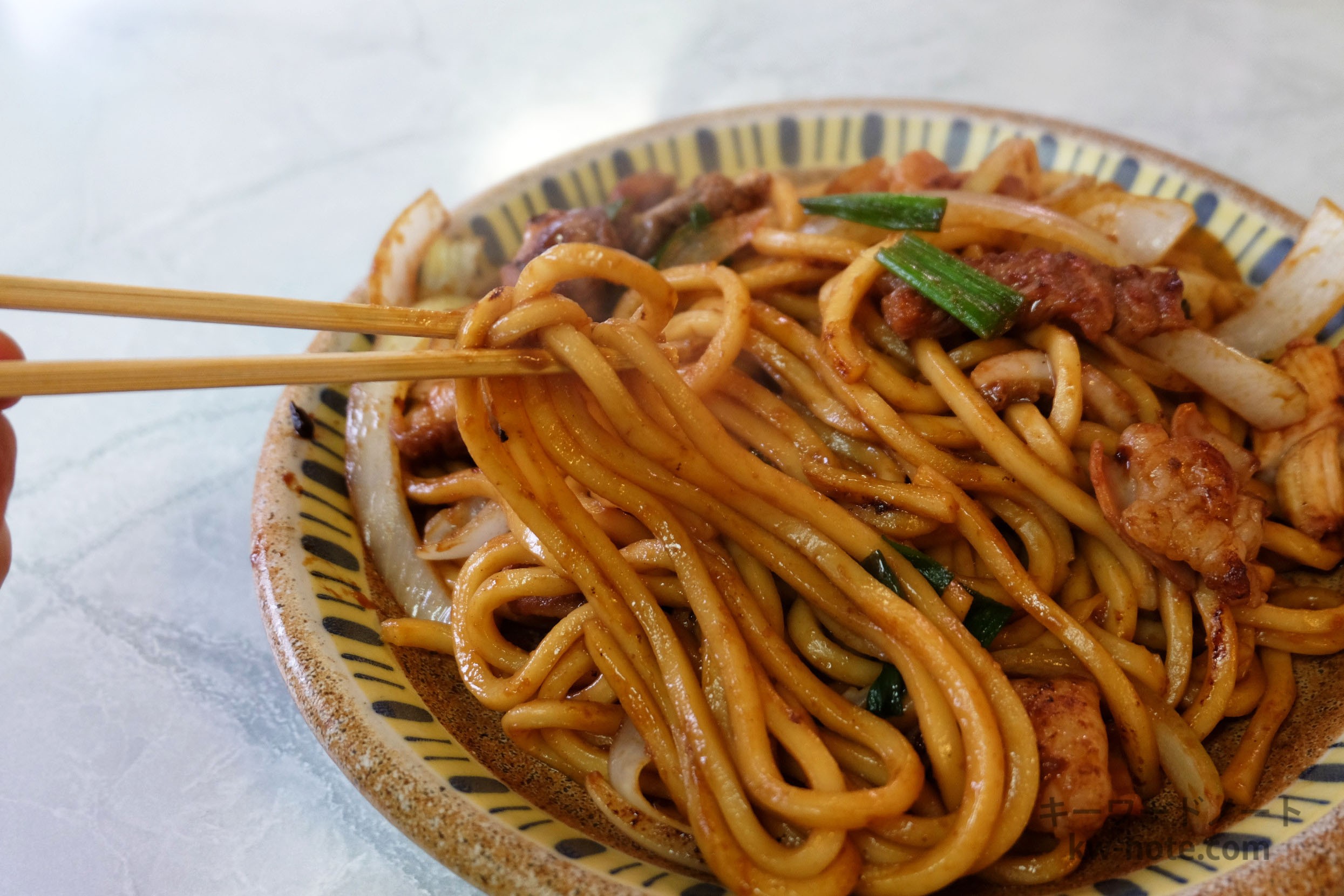 ホルモンうどんの麺