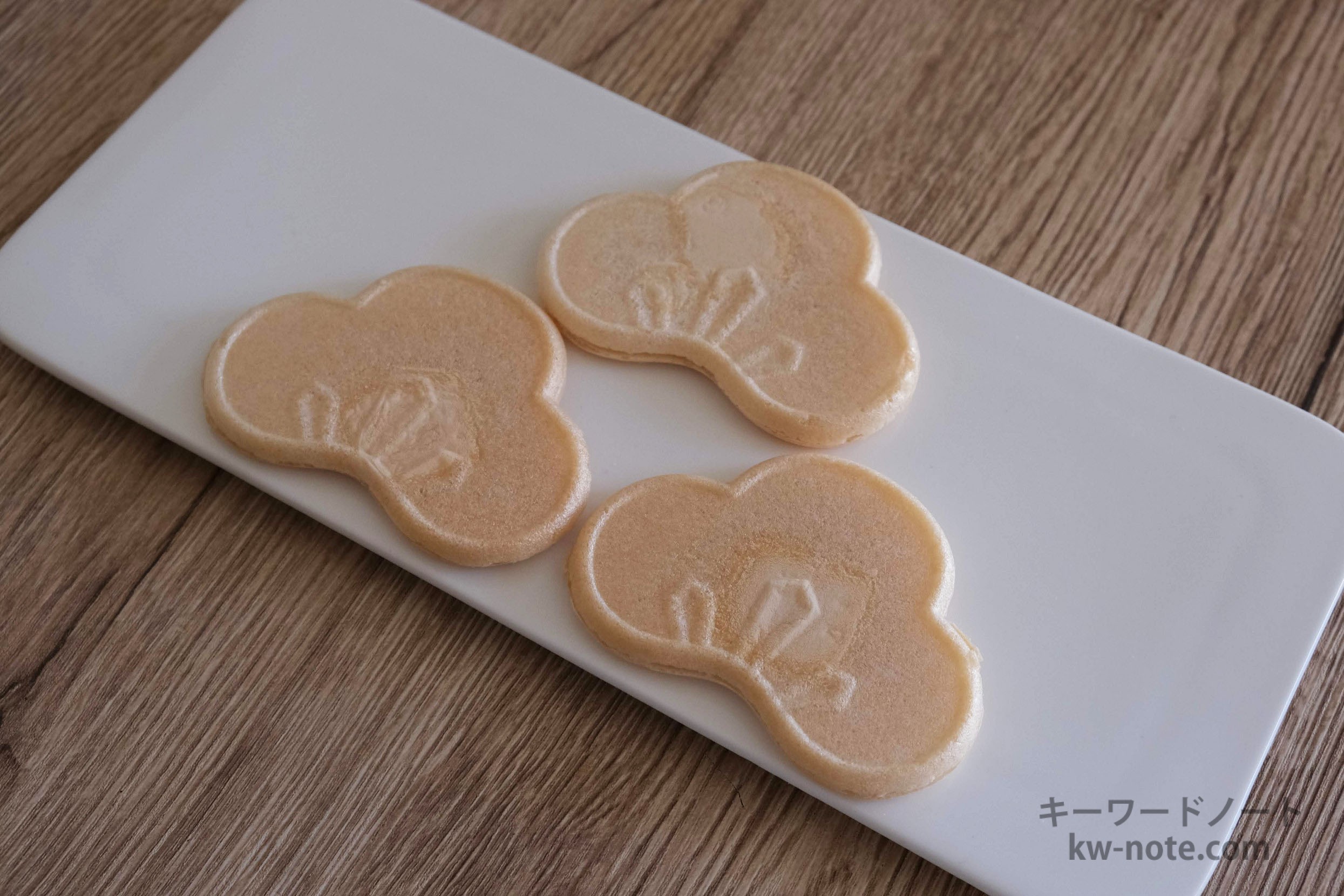 斜めから見た飫肥せんべい