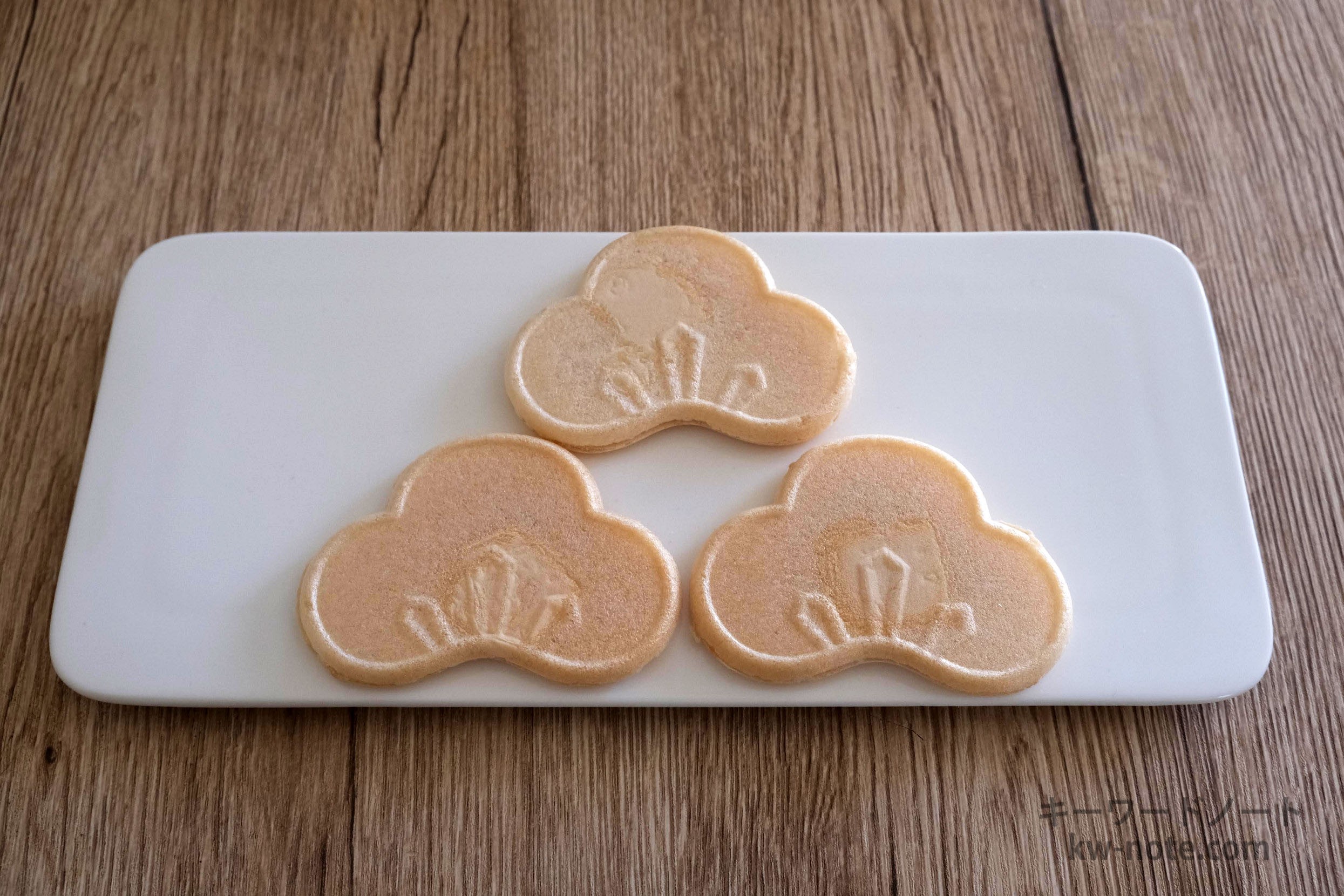 飫肥せんべい3つ