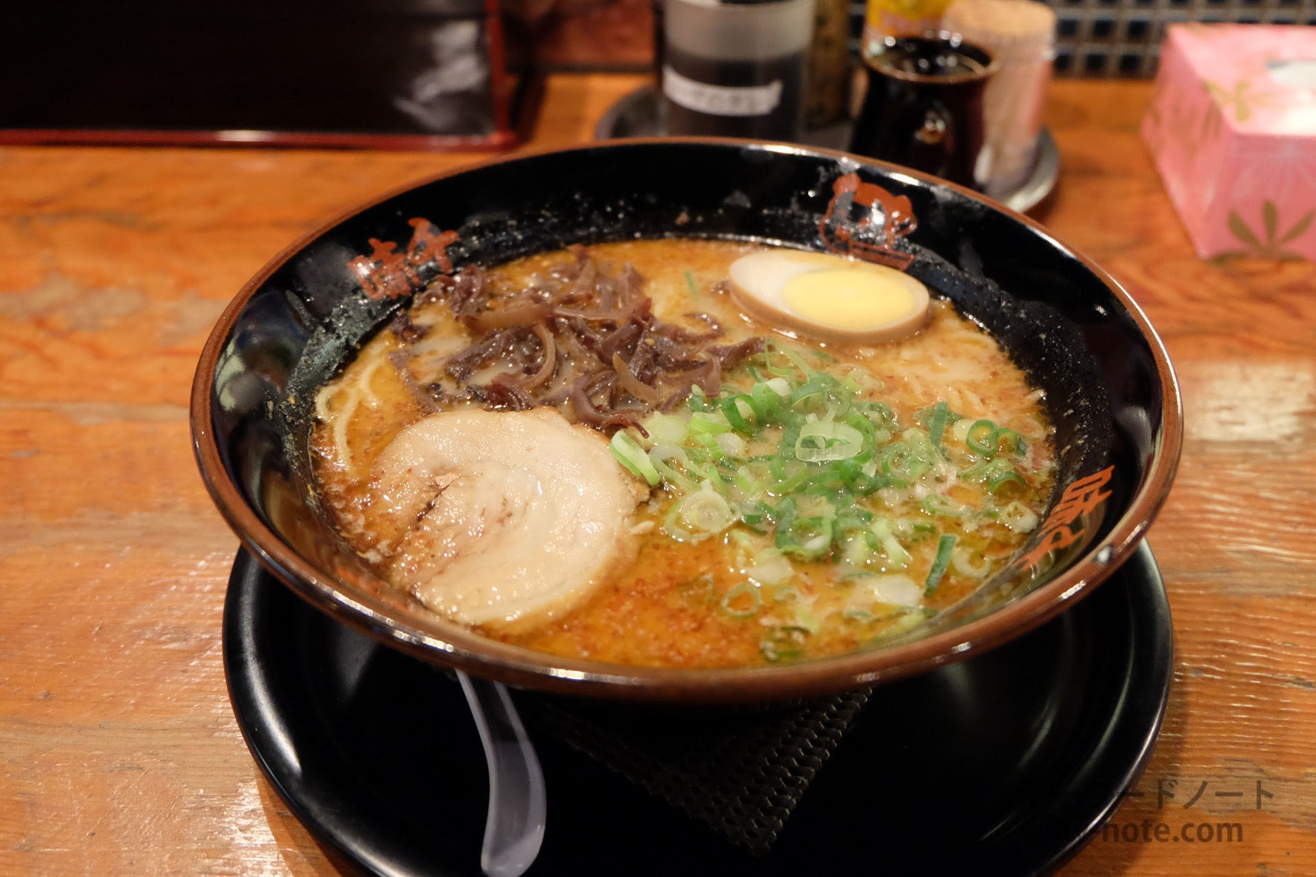 「味千ラーメン 本店」県内ではよく知られた熊本ラーメンのチェーン店