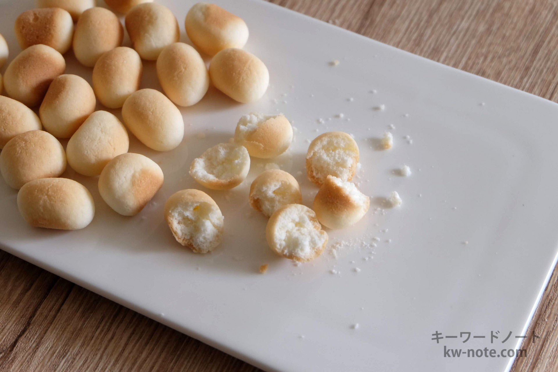 卵卵ぼーろを割った時の断面