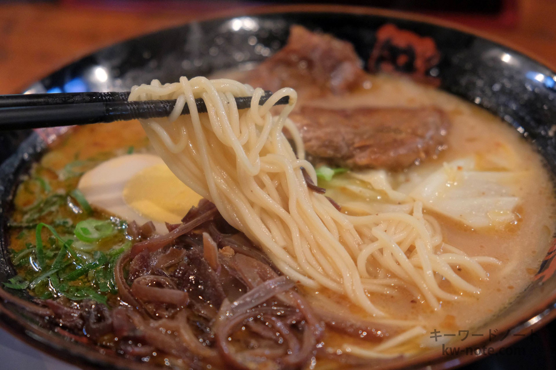 パイクー麺のストレート中細麺