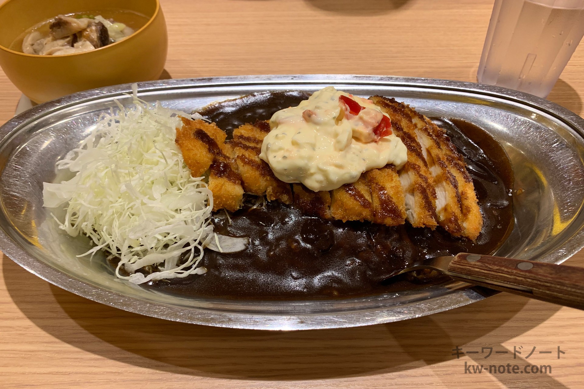 「ゴーゴーカレー金沢駅総本山」観光ついでに立ち寄れる駅構内の金沢カレー