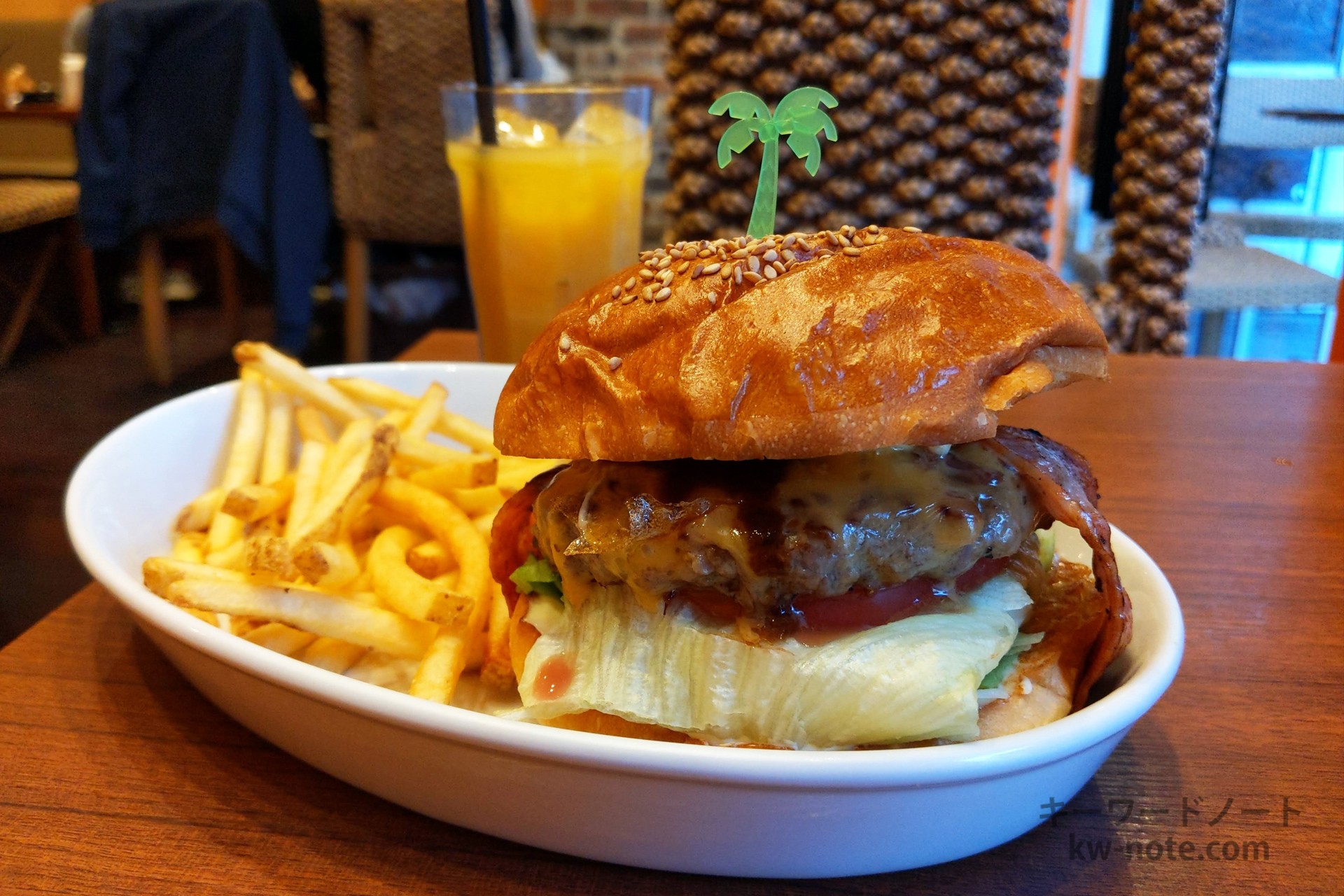 「アイランドバーガーズ 四谷三丁目店」テレビドラマ・女子グルメバーガー部にも登場の人気店