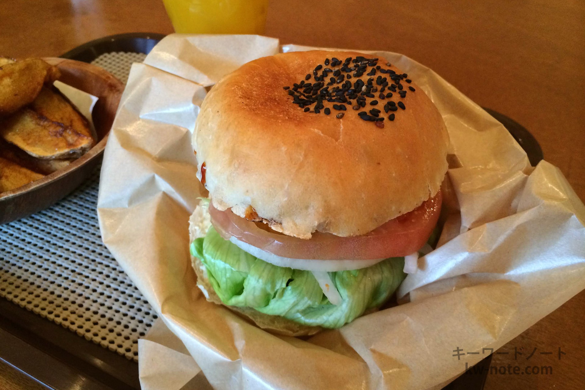 「三國湊座」(みくにみなとざ)　福井のご当地バーガー「三國バーガー」で知られるお店