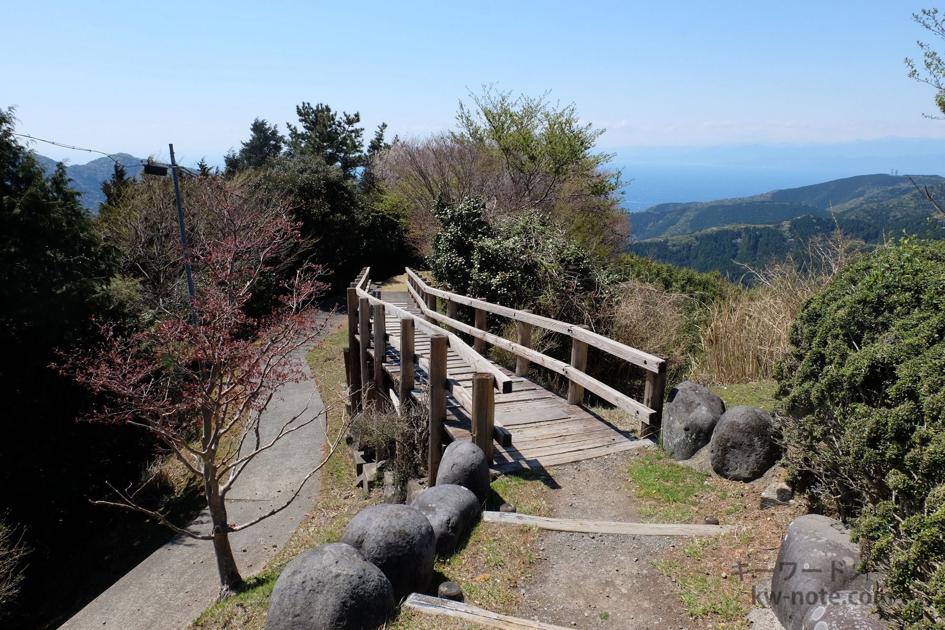 瞽女展望地(ごぜてんぼうち)の展望台