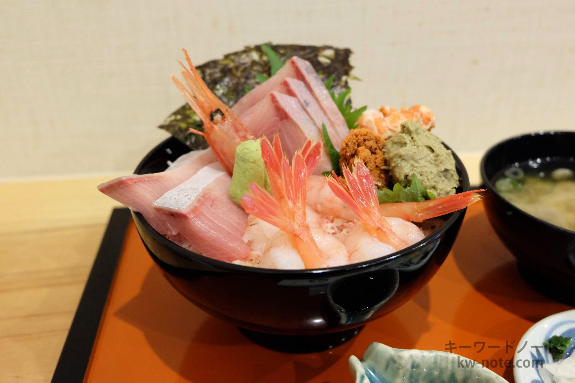 「やぶ新橋店」地元の海鮮などが食べられる輪島の食事処